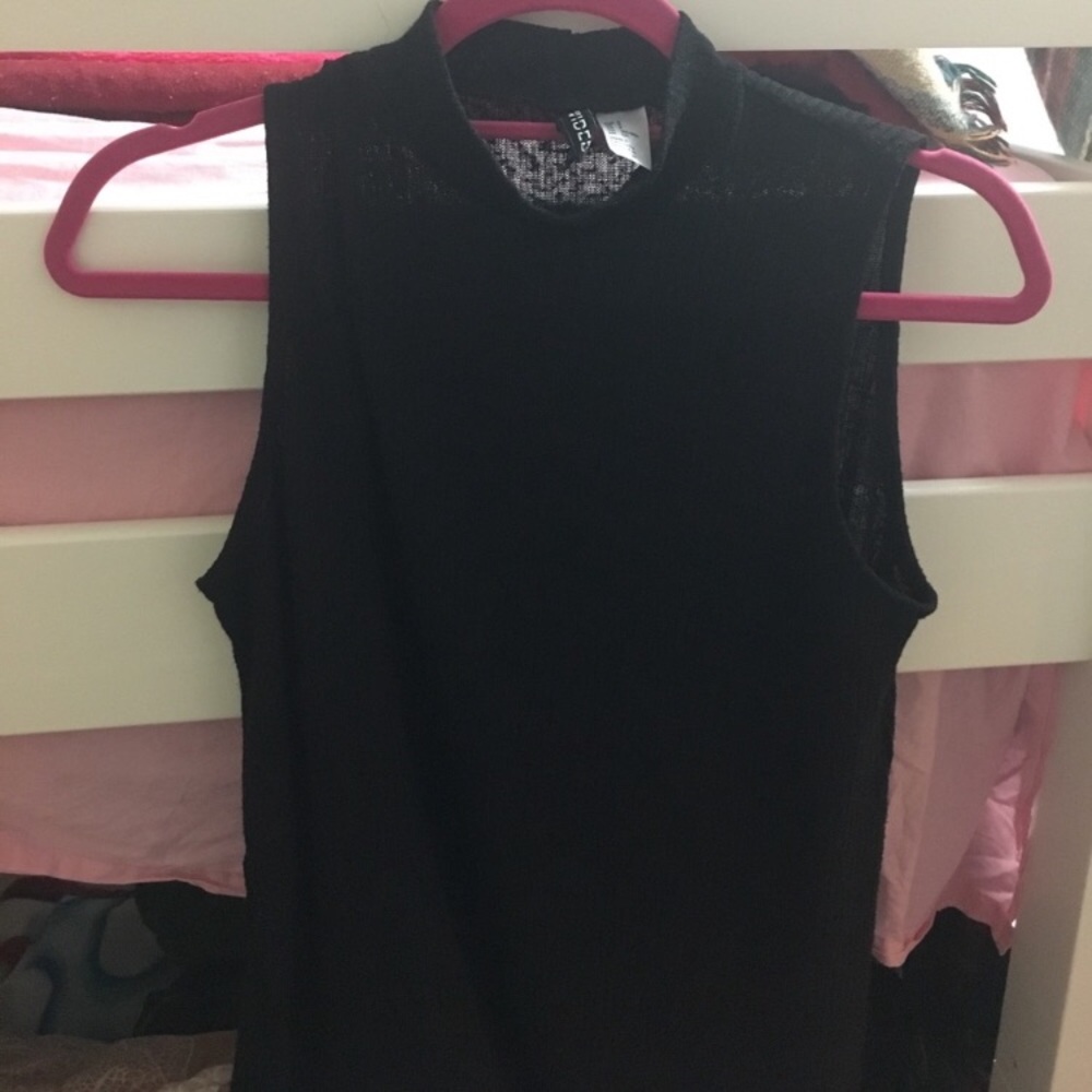 2/$30 H&M black top